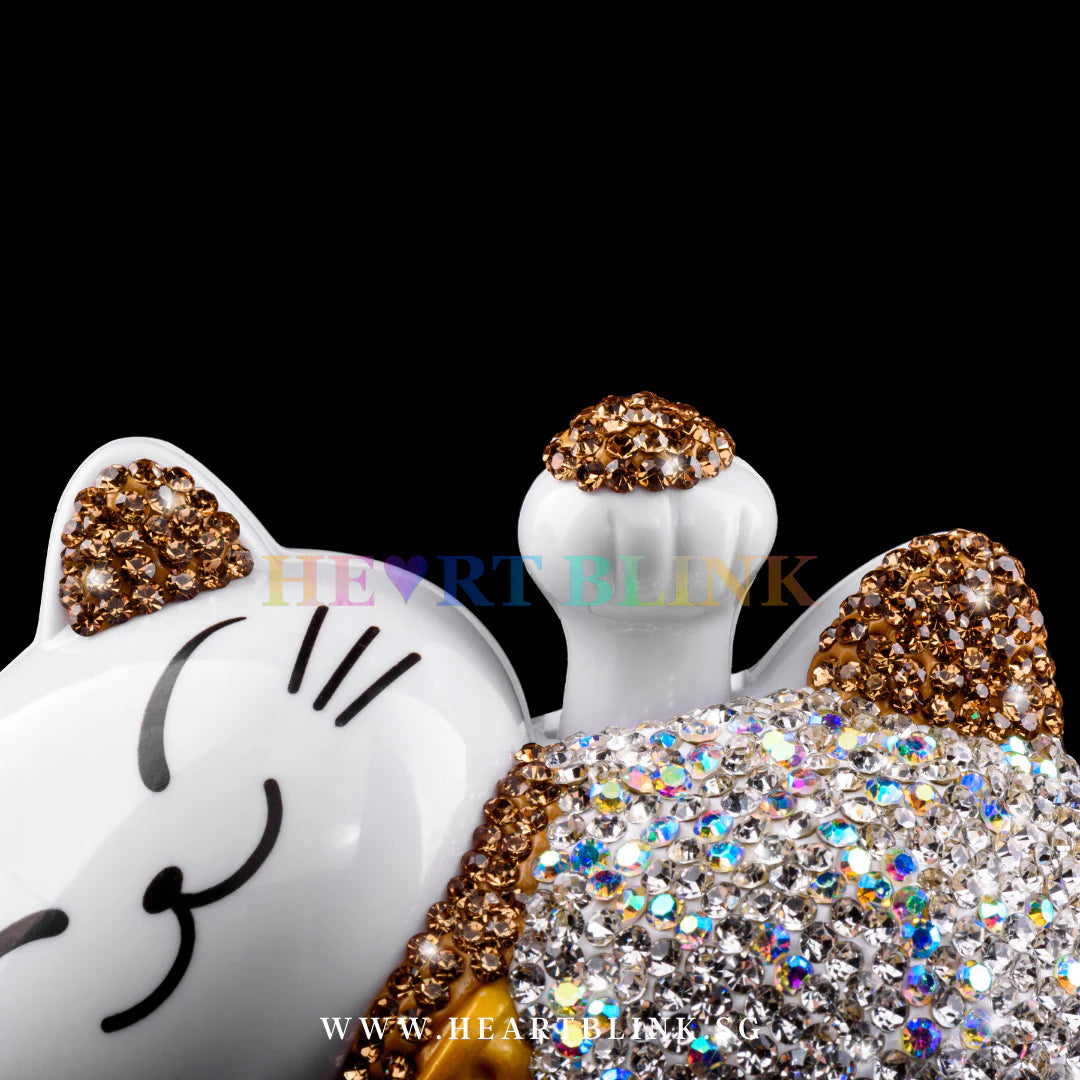 Gold Solar Energy Beckoning Fortune Cat